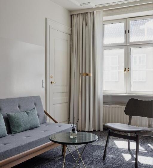 Junior Suite, Danmark