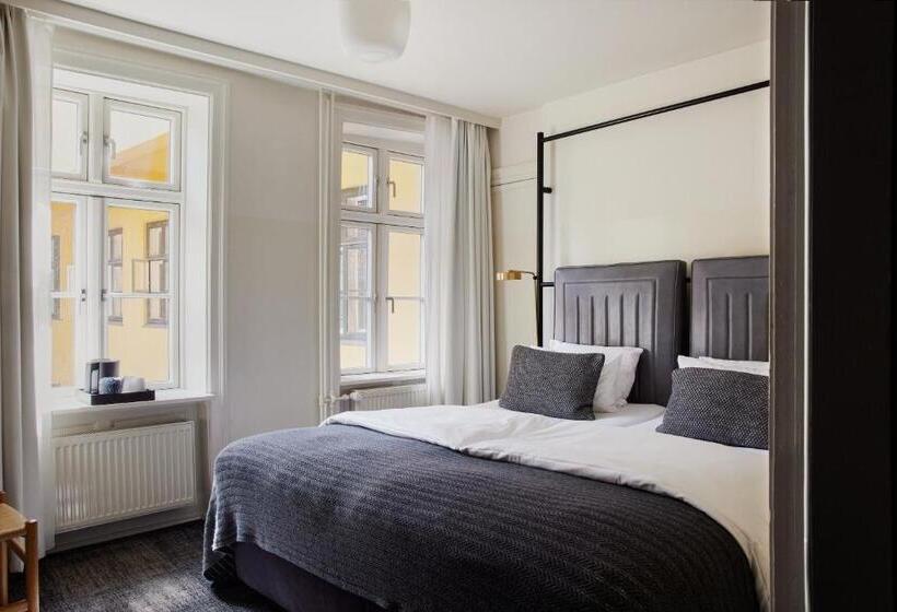 Standard Room, Danmark