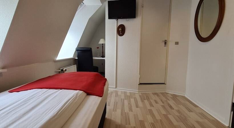 Economy Single Room, Prinsen