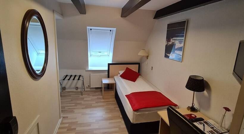 Economy Single Room, Prinsen