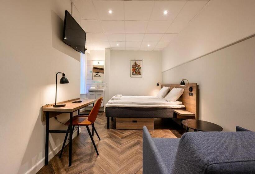 اتاق استاندارد سه تخته با سرویس بهداشتی مشترک, Go Hotel Saga