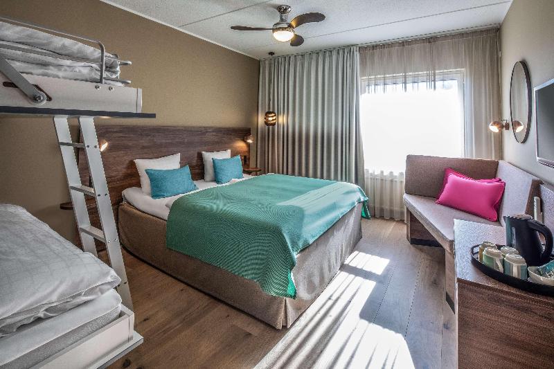 اتاق خانوادگی, Quality Hotel The Reef