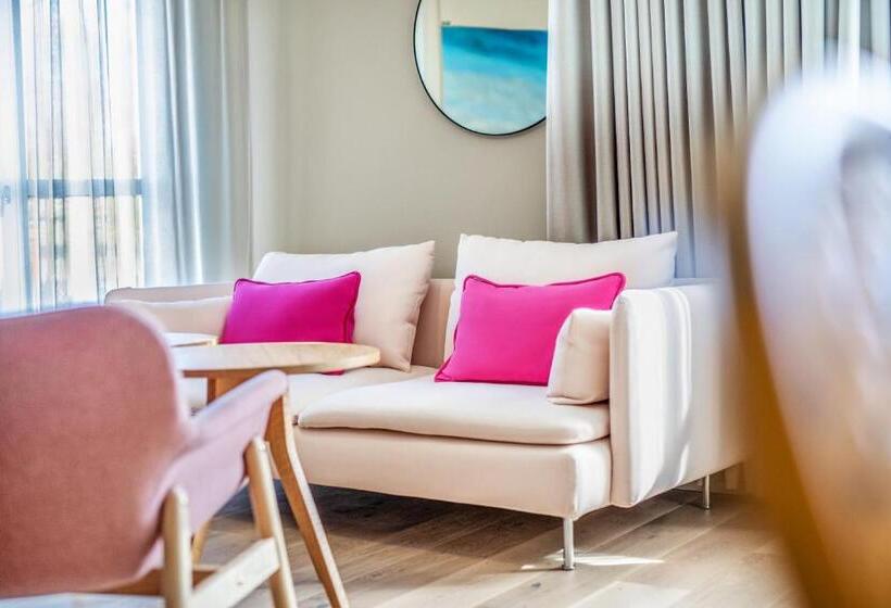 سوییت جونیور, Quality Hotel The Reef