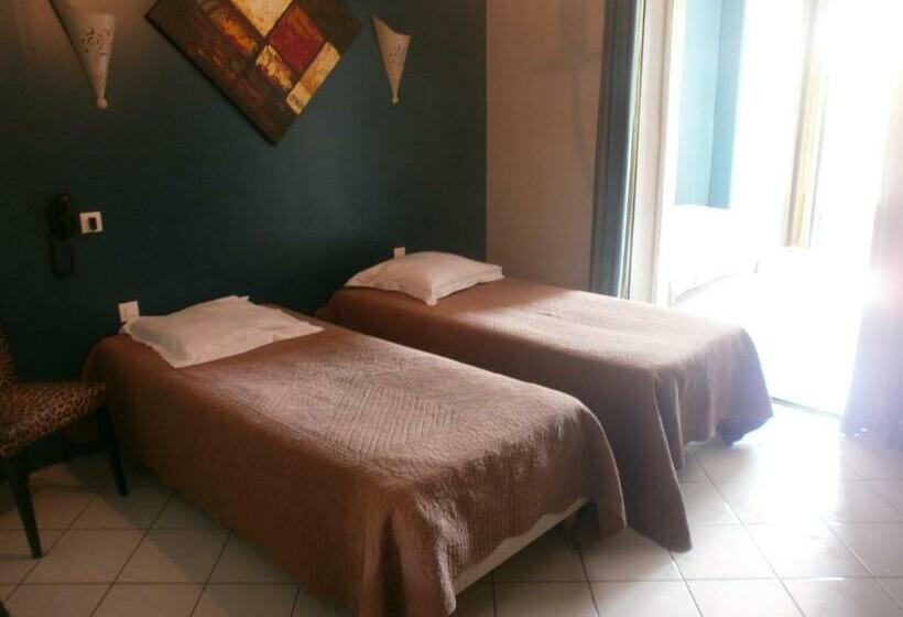 标准间, Adonis Sanary Grand Hôtel Des Bains