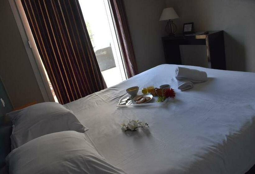高级园景房, Adonis Sanary Grand Hôtel Des Bains