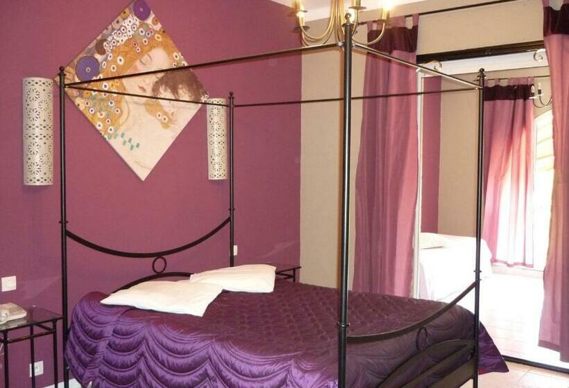 标准三人间, Adonis Sanary Grand Hôtel Des Bains