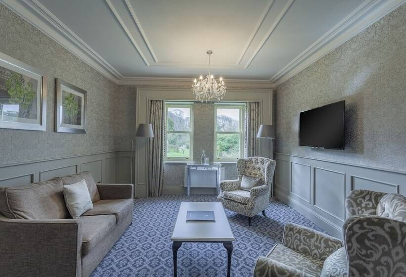 Suite Junior, Ballyseede Castle