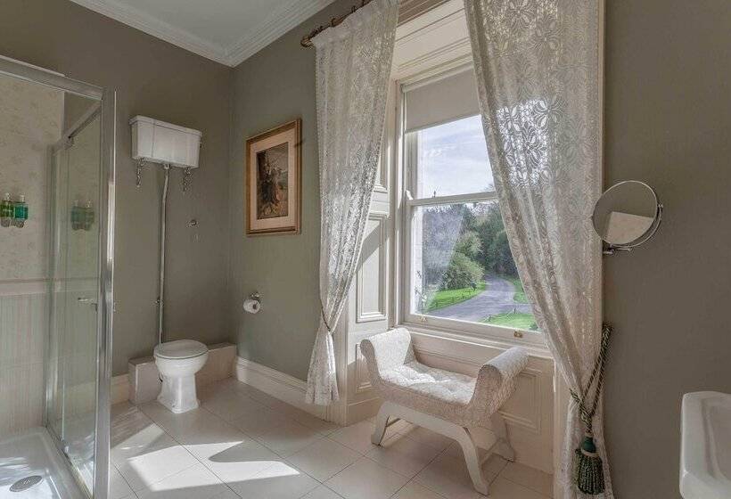 Suite Junior, Ballyseede Castle