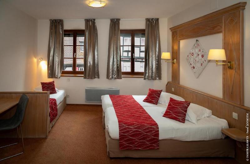 اتاق استاندارد سه نفره, Logis Hôtel De La Cloche