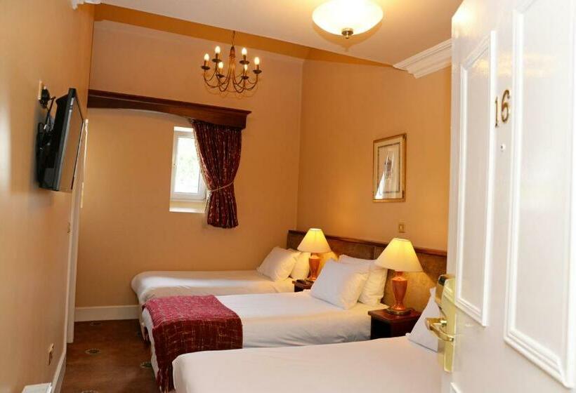 Standard Triple Room, Gabriel House Guesthouse