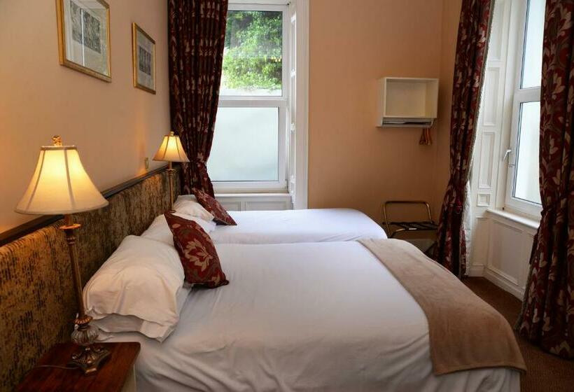 Standard Triple Room, Gabriel House Guesthouse