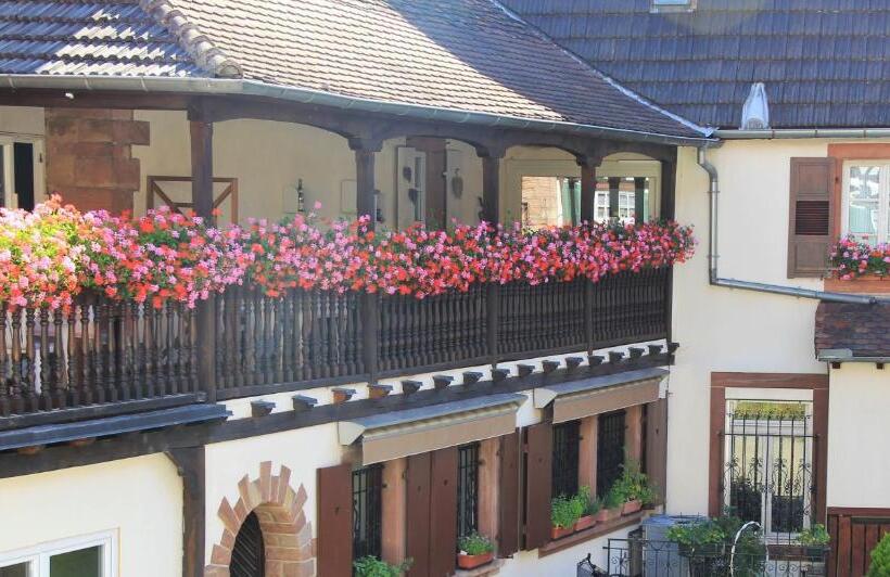 اتاق استاندارد, Hostellerie Au Cygne