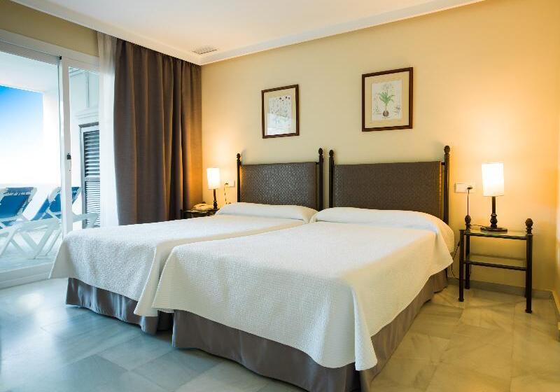 חדר סטנדרט לשלושה, Ibis Budget Montauban Les Chaumes