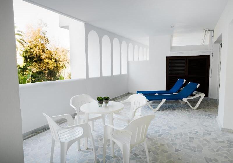 חדר סטנדרט לשלושה, Ibis Budget Montauban Les Chaumes