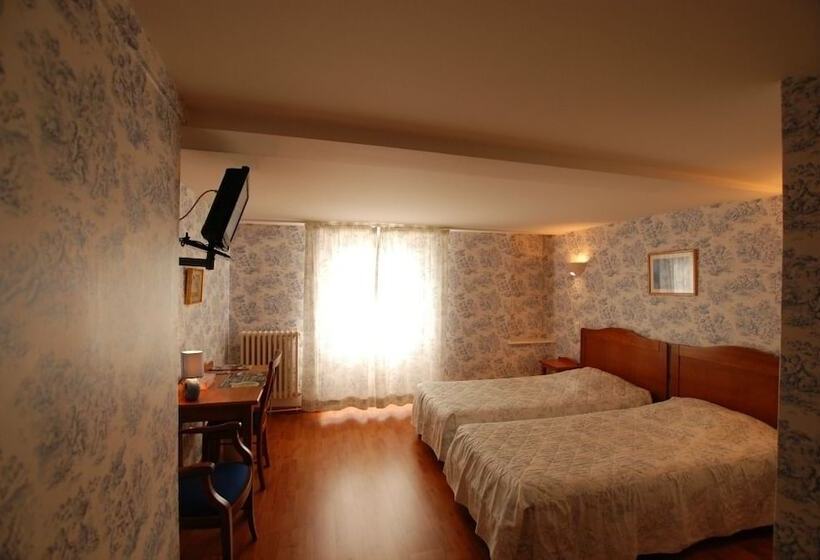 Chambre Standard, Logis Grand  De L Europe