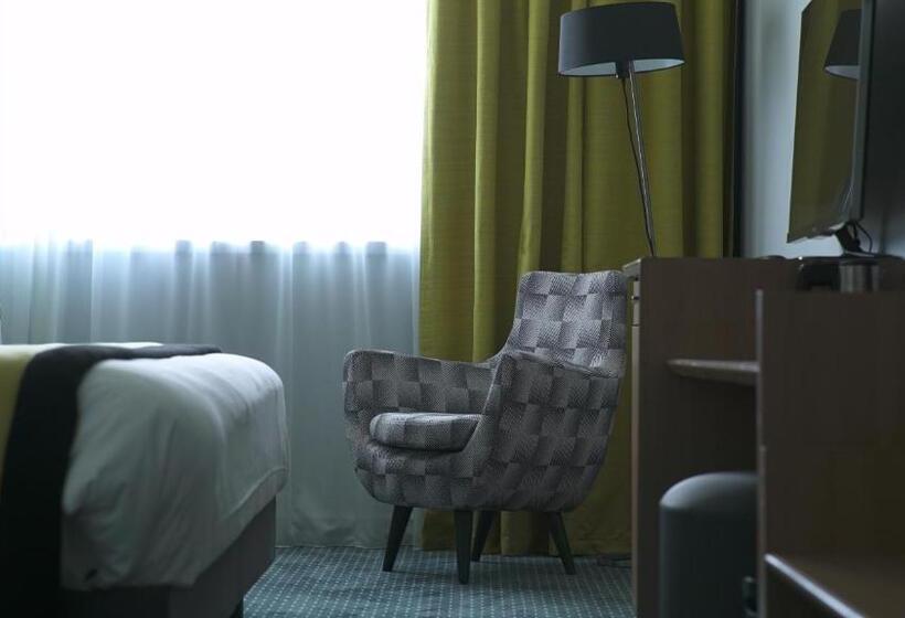 سوییت, Mercure Paris Roissy Cdg