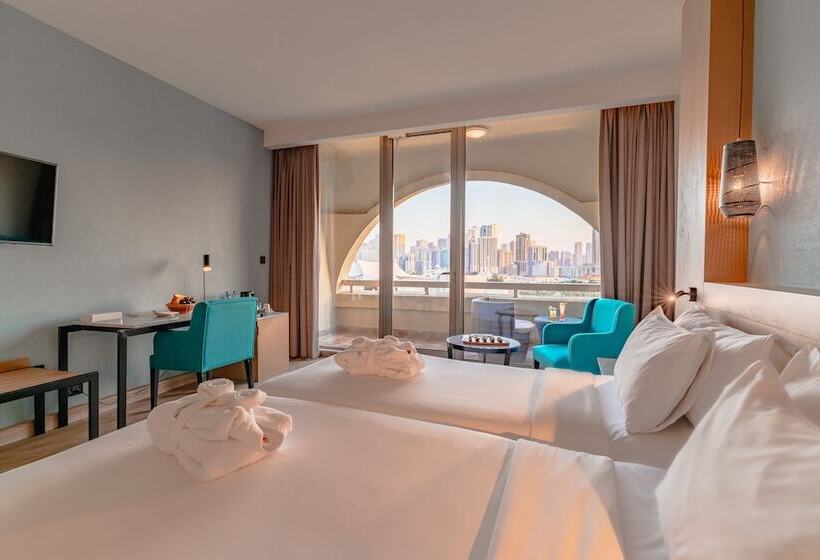 غرفة ديلوكس مطلة على المدينة, Occidental Sharjah Grand