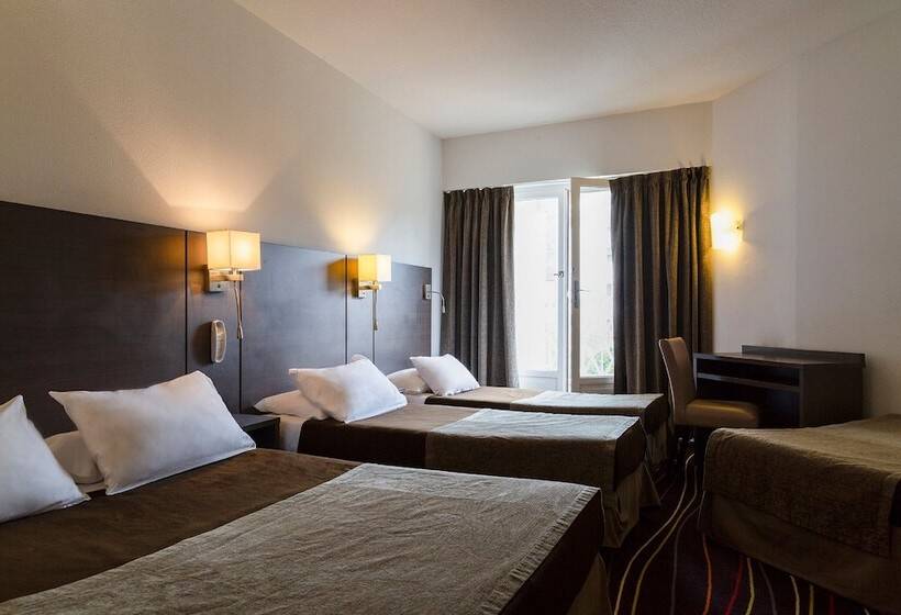 Standard Triple Room, The Originals City, Hôtel Astoria Vatican, Lourdes