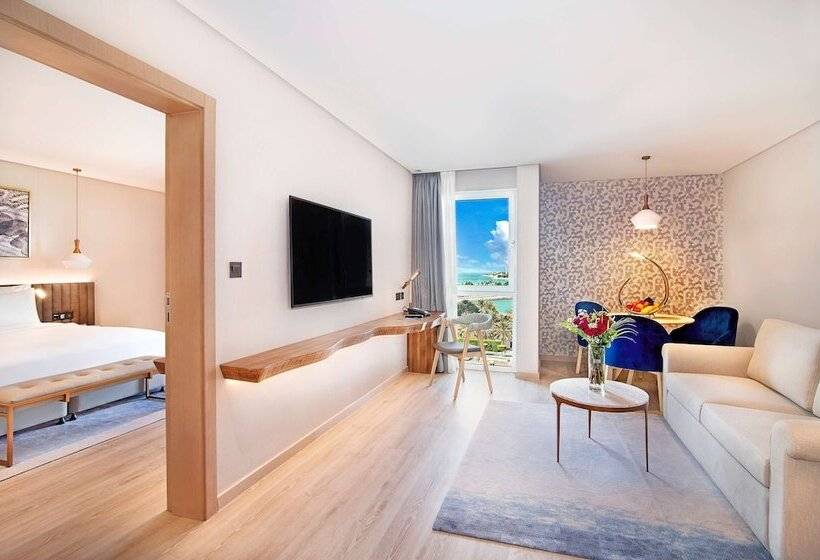 سوئیت پریمیوم با چشم‌انداز دریا, Radisson Blu Hotel & Resort, Abu Dhabi Corniche