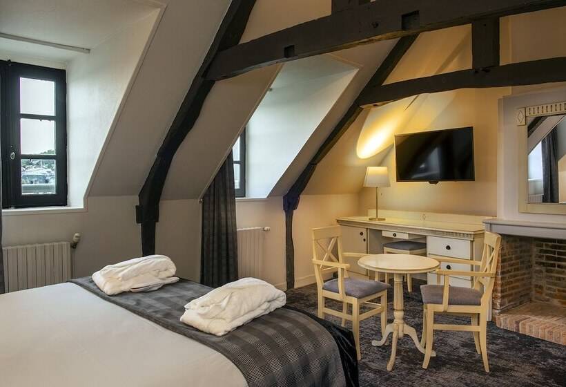سوئیت جونیور با چشم‌انداز, Best Western Le Cheval Blanc  Vue Sur Le Port Plein Centre Ville