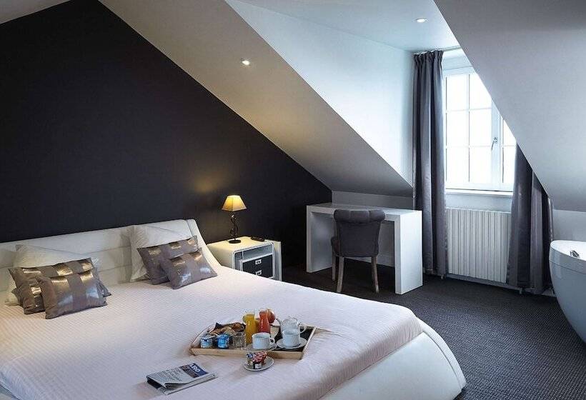 سوییت جونیور, Best Western Le Cheval Blanc  Vue Sur Le Port Plein Centre Ville