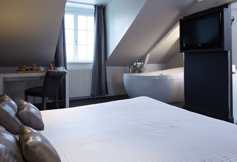سوییت جونیور, Best Western Le Cheval Blanc  Vue Sur Le Port Plein Centre Ville