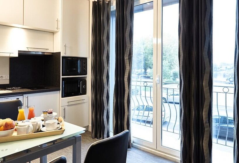 آپارتمان 1 خوابه, Best Western Le Cheval Blanc  Vue Sur Le Port Plein Centre Ville
