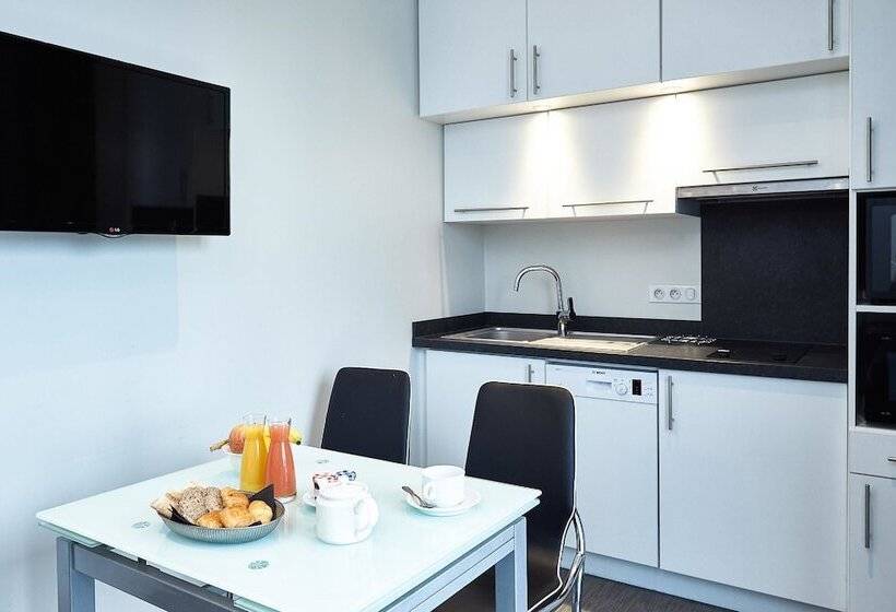 آپارتمان 1 خوابه, Best Western Le Cheval Blanc  Vue Sur Le Port Plein Centre Ville