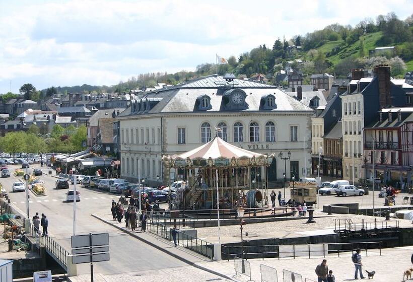 اتاق سوپریور با چشم‌انداز, Best Western Le Cheval Blanc  Vue Sur Le Port Plein Centre Ville