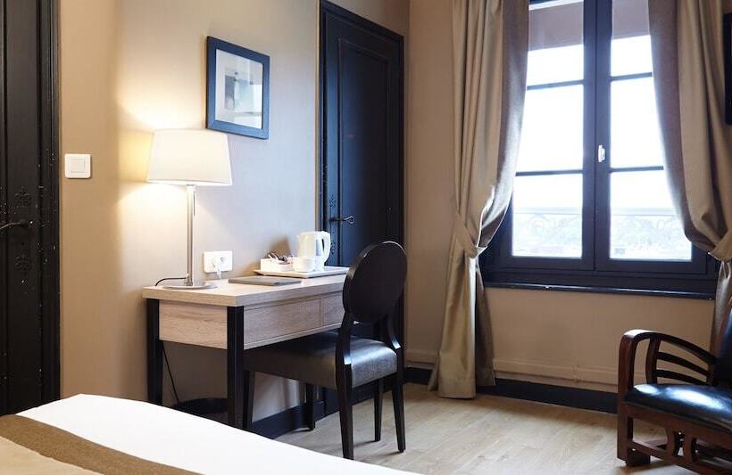 اتاق سوپریور با چشم‌انداز, Best Western Le Cheval Blanc  Vue Sur Le Port Plein Centre Ville