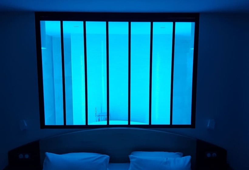 سوییت لوکس, Brit Hotel De Grignan Vichy