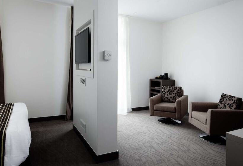 سوییت جونیور, Brit Hotel De Grignan Vichy