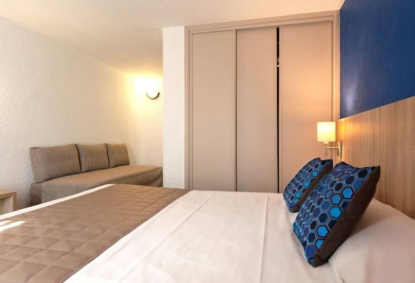 اتاق راحتی سه تخته, Brit Hôtel De L Océan