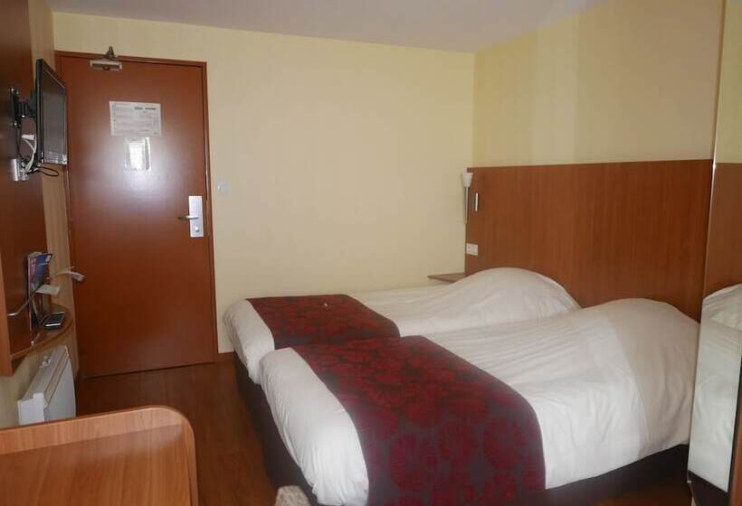 اتاق استاندارد چهار تخته, Brit Hotel Poitiers Beaulieu