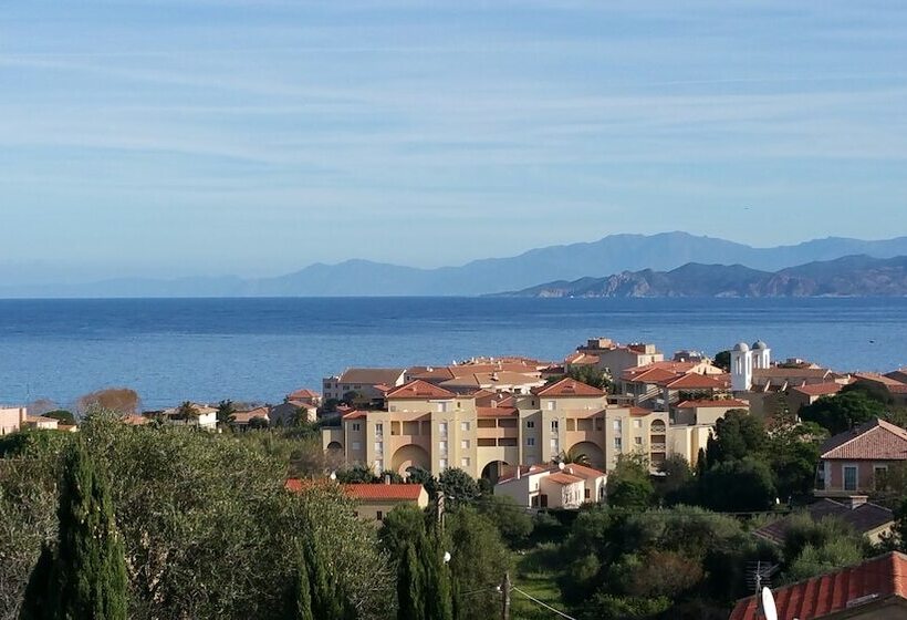 اتاق راحتی با چشم‌انداز دریا, Cala Di L Oru