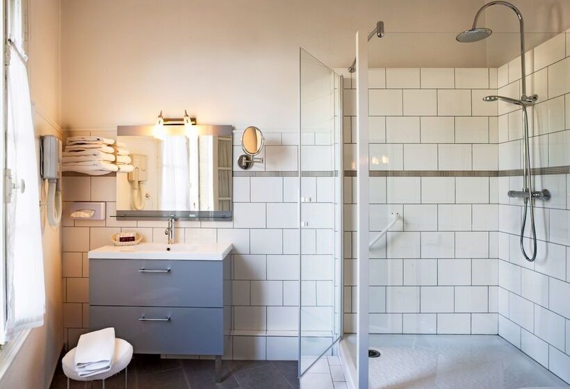 اتاق استاندارد یک نفره, Cit Hôtel Le Plantagenet