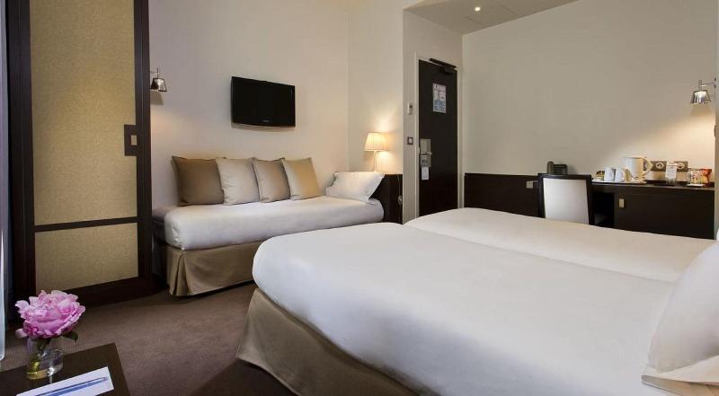 اتاق استاندارد سه نفره, Hôtel Le Colisée