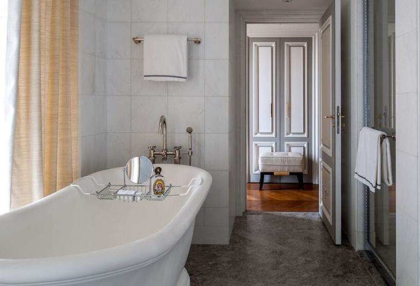 Quarto Premium, De Crillon