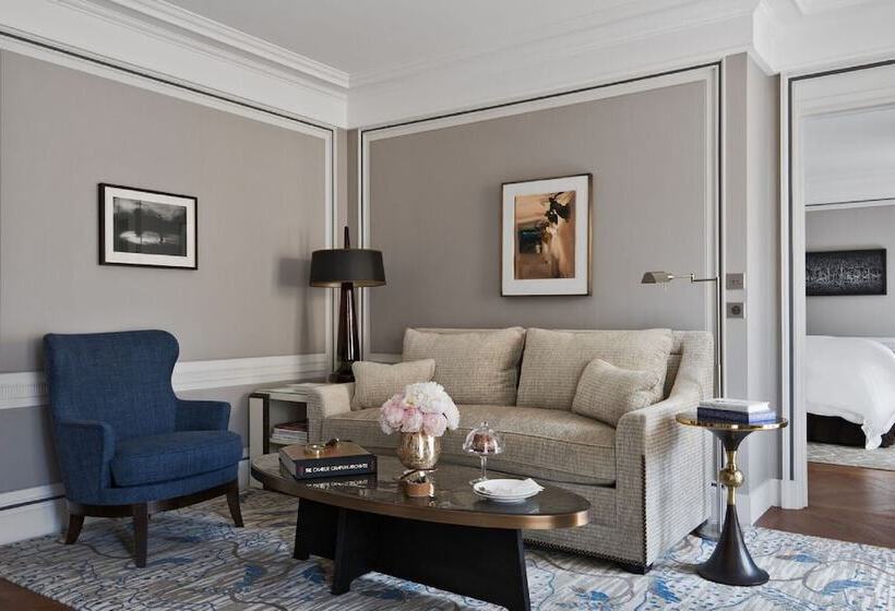 Suite Deluxe, De Crillon