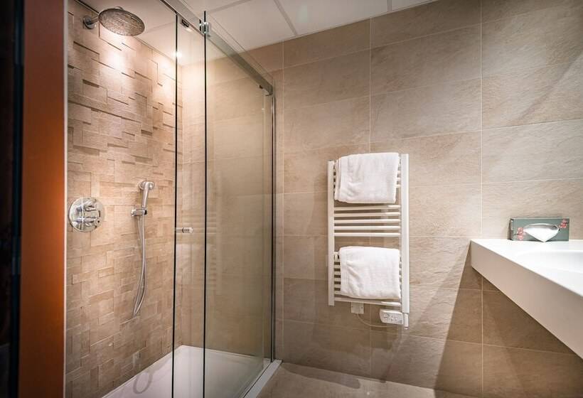 اتاق پرستیژ, Hôtel France Et Chateaubriand