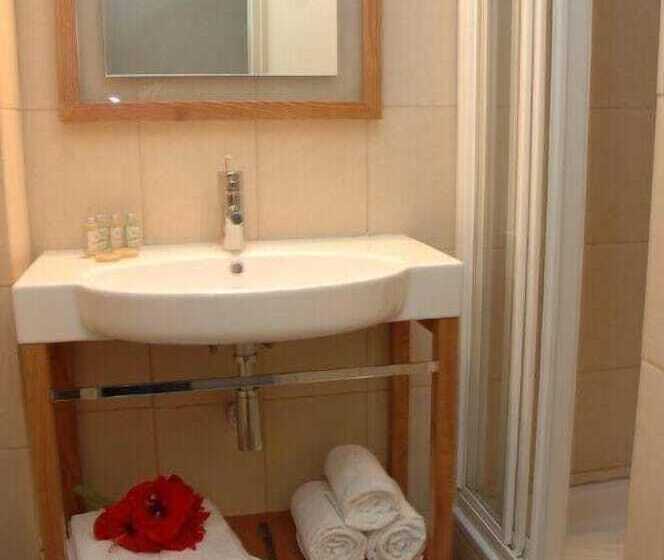 اتاق استاندارد, Logis Hotel La Croix Blanche Fontevraud