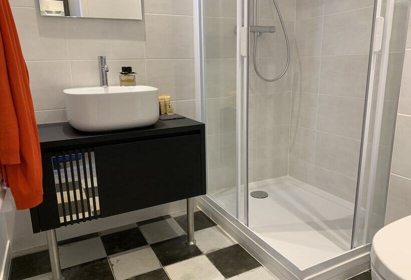 اتاق استاندارد, Logis Hotel La Croix Blanche Fontevraud