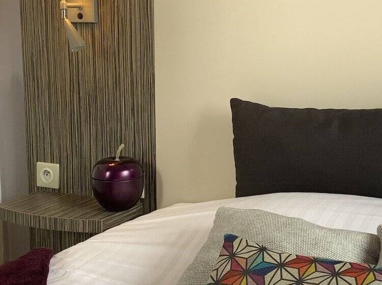 اتاق استاندارد, Logis Hotel La Croix Blanche Fontevraud