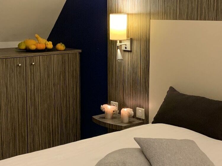 اتاق استاندارد, Logis Hotel La Croix Blanche Fontevraud