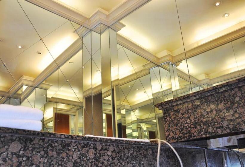 اتاق پرستیژ, Hôtel De France
