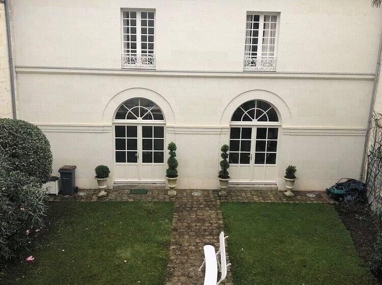 اتاق خانوادگی, Kyriad Saumur Hyper Centre Hôtel Appartements Et Spa Soins Sothys Paris