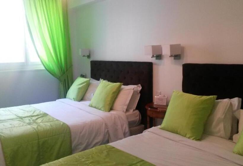 اتاق خانوادگی, Kyriad Saumur Hyper Centre Hôtel Appartements Et Spa Soins Sothys Paris