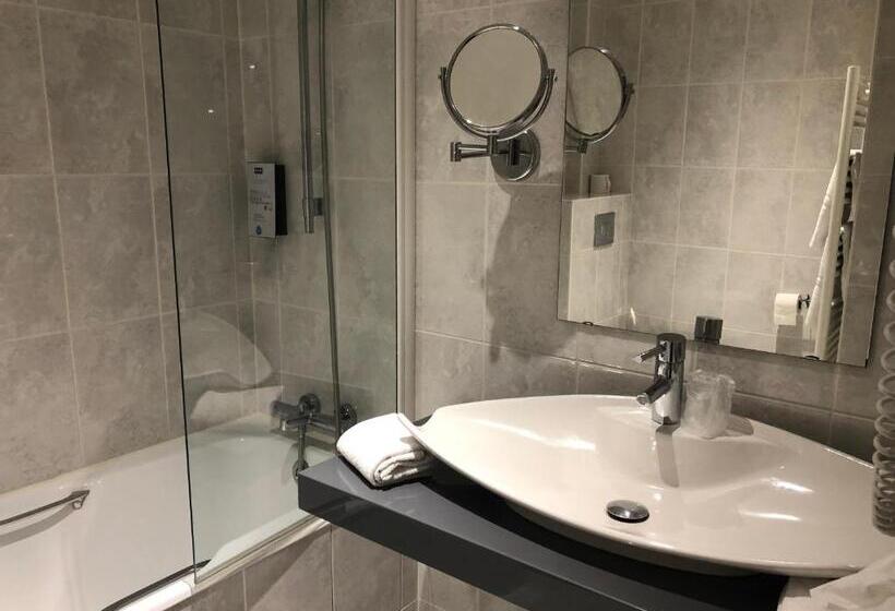 اتاق استاندارد سه نفره, Kyriad Saumur Hyper Centre Hôtel Appartements Et Spa Soins Sothys Paris