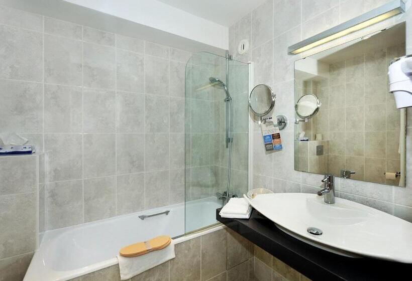 اتاق استاندارد سه نفره, Kyriad Saumur Hyper Centre Hôtel Appartements Et Spa Soins Sothys Paris