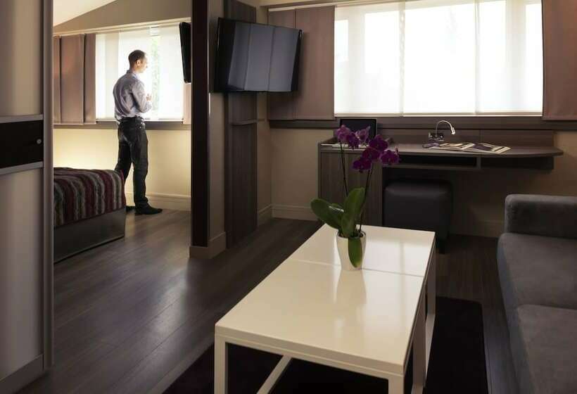 سوئیت جونیور پرستیژ, Mercure Beaune Centre